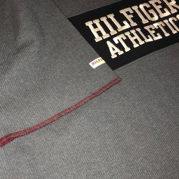Vintage Tommy Hilfiger “Hilfiger Athletics” Short - Picture 4 of 5